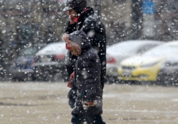 Обстановката е изключително усложнена така че моля всички шофьори и