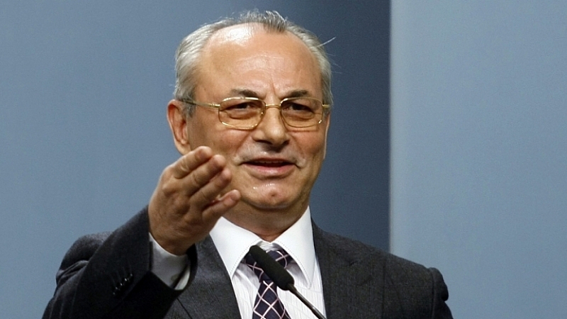 Всички настоящи евродепутати ще се борят за нов мандат формалните