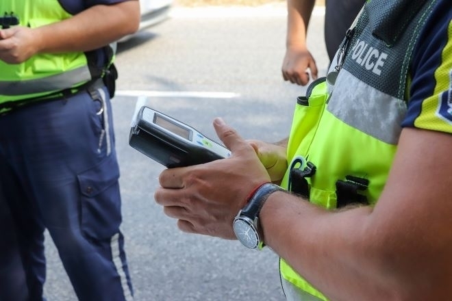 Друснаха актове на двама седнали пияни зад волана във Врачанско