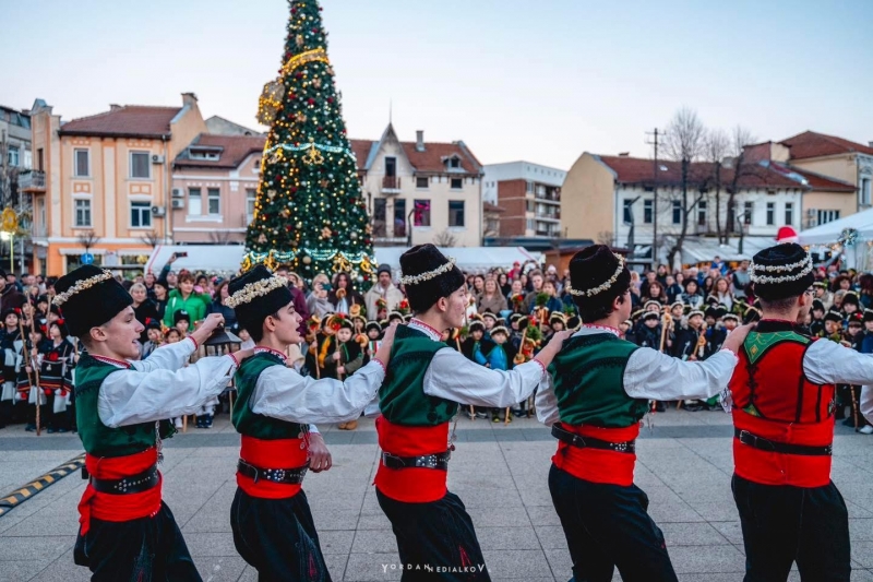 На 17 декември сряда от 16 30 часа над 500 деца