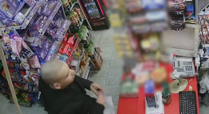 Дете задигна пари от магазин в Монтанско
