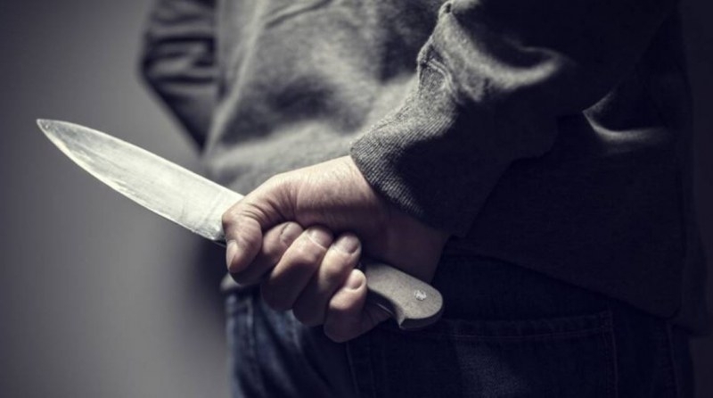 33 годишен мъж е задържан след като е ранил с нож