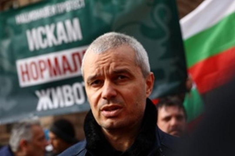 Започна протестът на Възраждане срещу зеления сертификат в София Той се