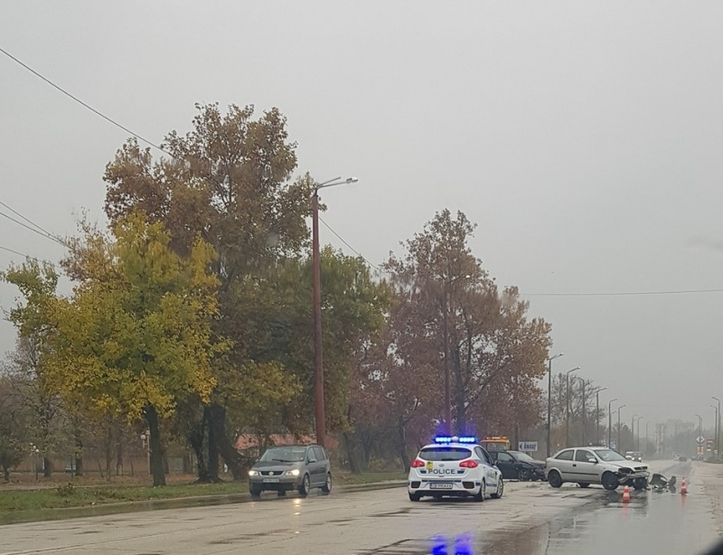 Две коли са катастрофирали във Видин, научи агенция BulNews. Пътният