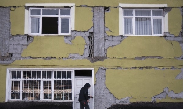 29 училища в Истанбул са били затворени заради нанесени материални щети