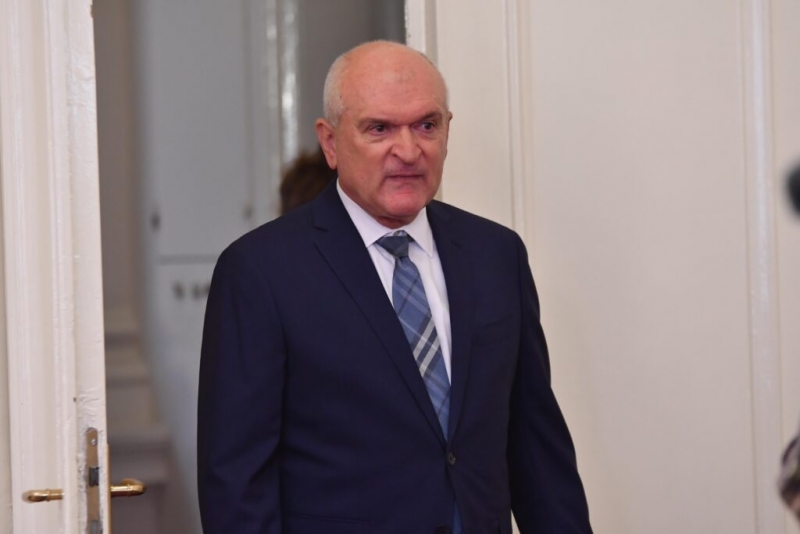 Започнаха консултациите на президента Румен Радев с парламентарно представените партии