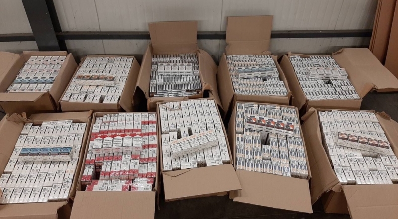 Полицаи иззеха близо 23 хиляди къса контрабандни цигари в имот