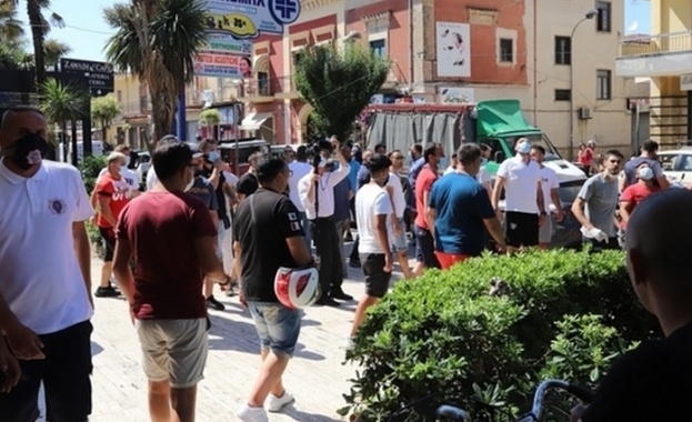 Властите са изолирали пет блока в Мондрагоне в които живеят