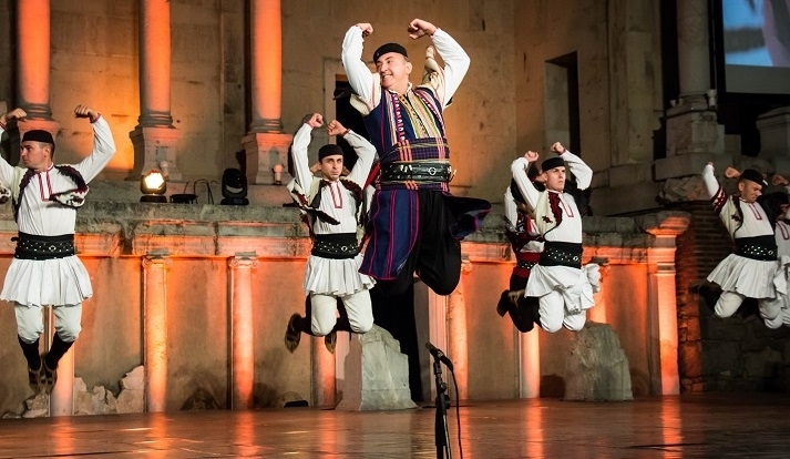 Водачът на листата Красимир Богданов и кандидатите за народни предствители