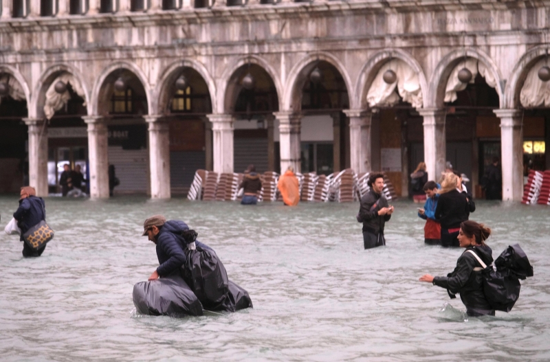 Обявиха извънредно положение във Венеция заради проливни дъждове и силния
