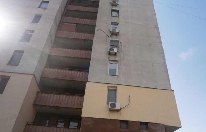 Частен съдебен изпълнител е обявил за публична продан двустаен апартамент