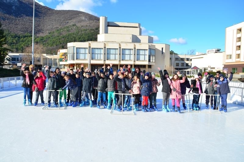 Община Враца предоставя възможност за безплатно използване на ледената пързалка