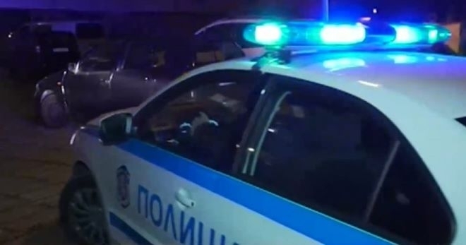 Мъж без книжка помете с колата си жена в Монтанско и избяга, ченгетата го откриха