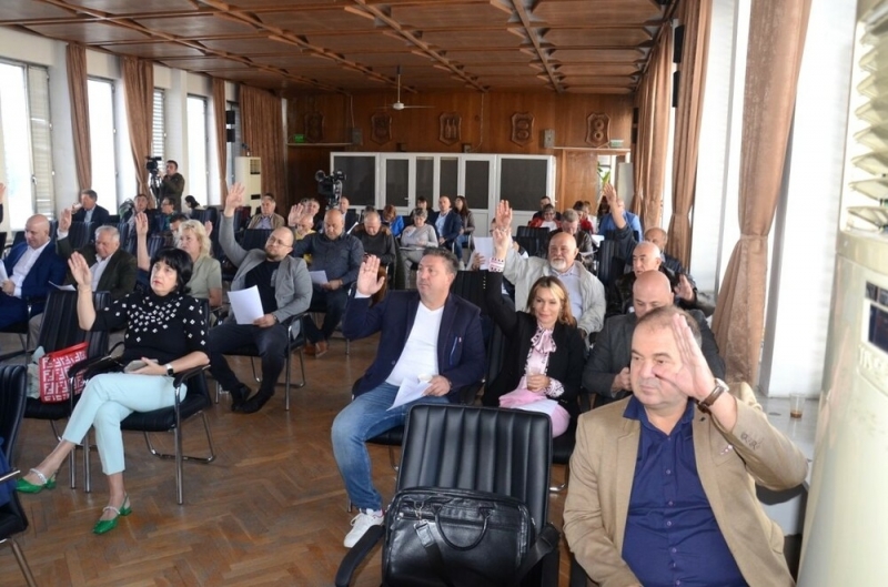 Шестима от общо седмината общински съветници напуснаха групата на Коалиция