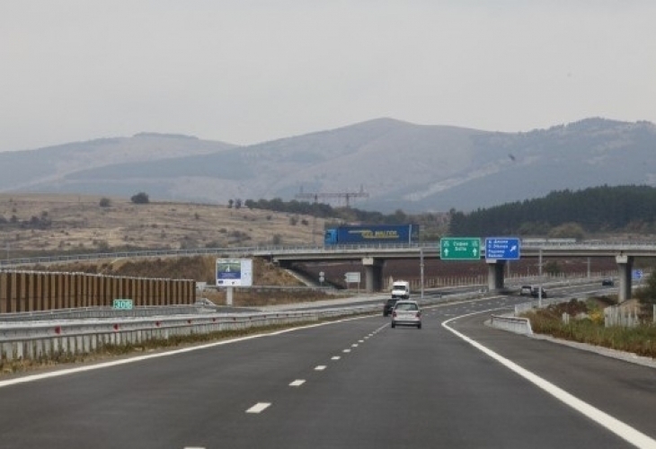 Само два месеца след откриването на новата отсечка от АМ