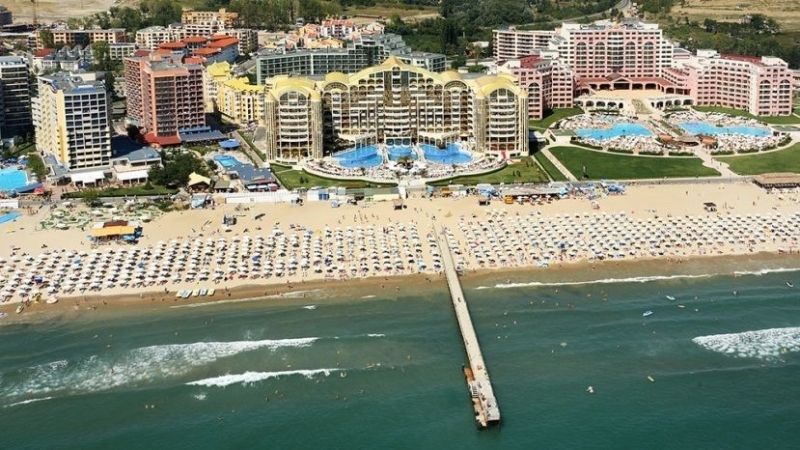 Хотелиери и туроператори по Черноморието настояват настояват държавата да се
