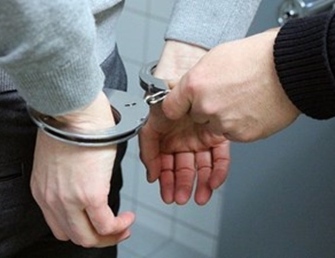 Сръбската полиция арестува днес трима австралийци по подозрение че са