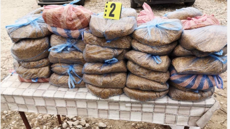 Полицаи са хванали мъж от Плевенско с контрабанден тютюн на