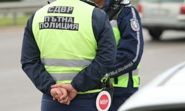 Полицаи проведоха акции за контрол на движението по пътищата във