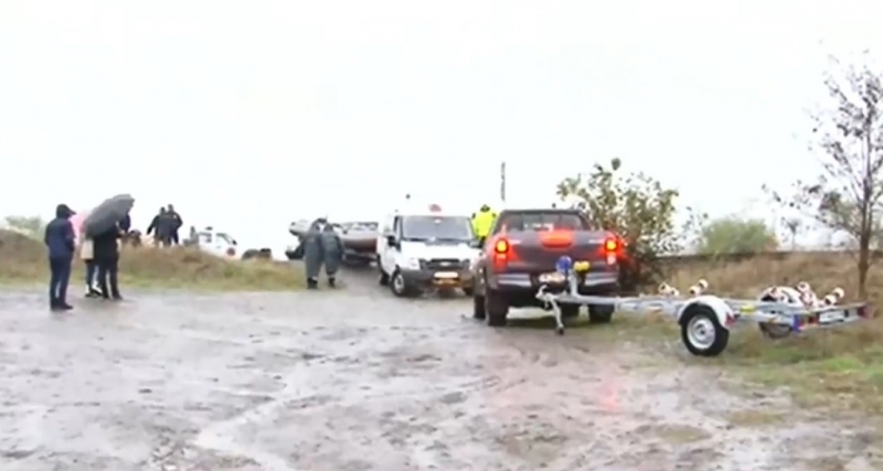 Продължава издирването на двамата изчезнали рибари в езерото Мандра в