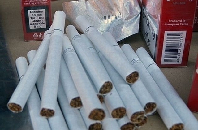 Служители на реда са конфискували 150 кутии цигари и близо
