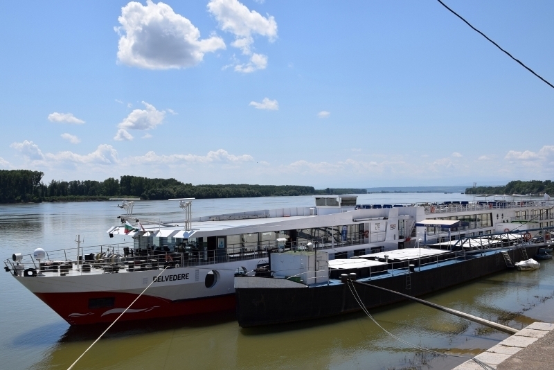 На пристанището във Видин акостира първият за тази година круизен