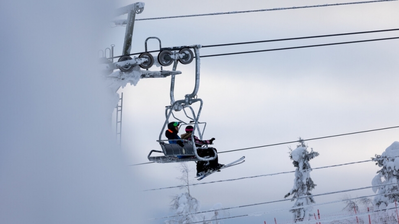 Петдесет и един туристи сред които едно дете бяха свалени