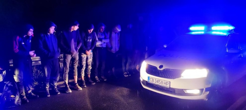 Служители на Районно управление Омуртаг са задържали нелегални мигранти