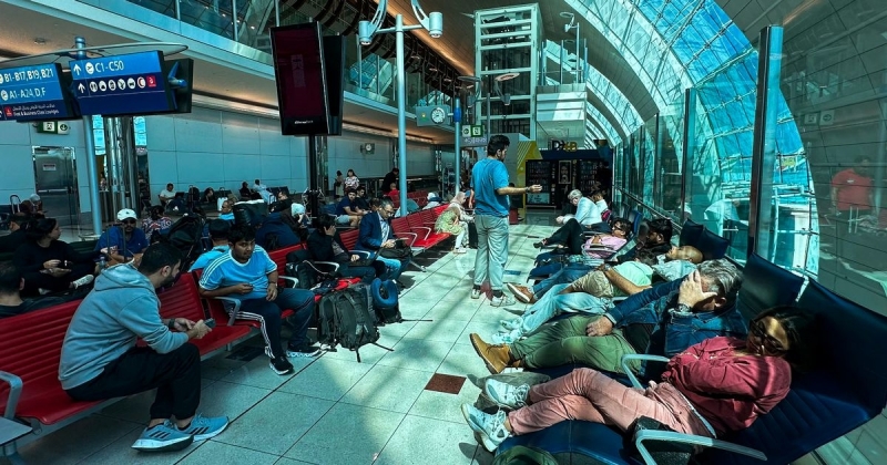 Близо 100 българи са блокирани на летището в Дубай Страната