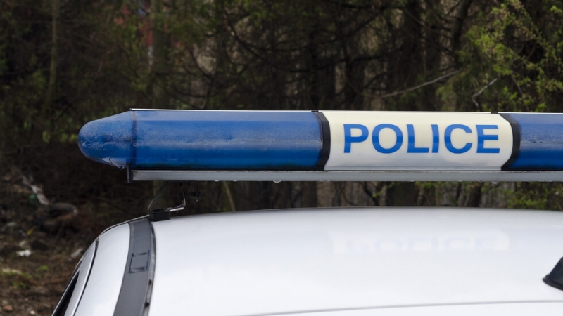 Задържаха 27 годишен рецидивист който опитвал да отвори паркиран автомобил във