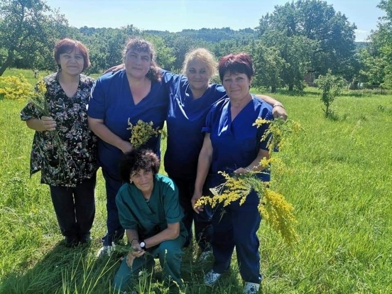 Дома за пълнолетни лица с деменция в Бистрилица отбелязаха Еньовден с много емоции /снимки/