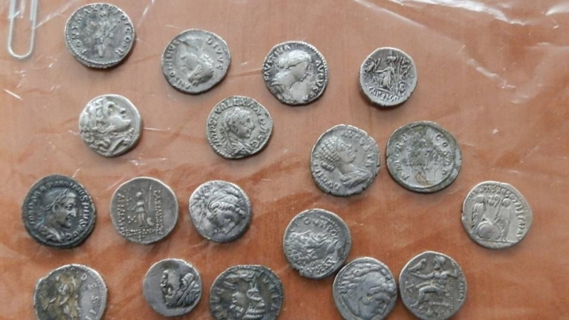 Старинни монети откриха ченгета в къща във Врачанско съобщиха от