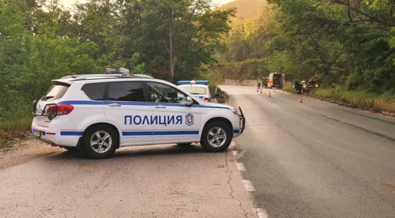 Тежко остава състоянието на 7 годишното дете което пострада при катастрофа