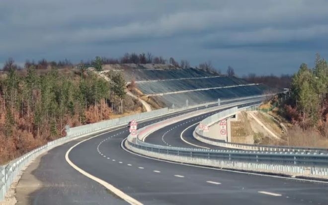 Днес около 12 00 ч се пуска движението по новия