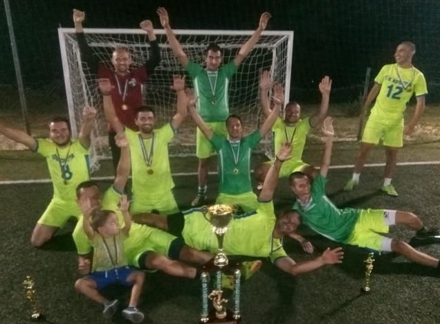 Отборът на Криста Лом вдигна купата на кмета на турнира в