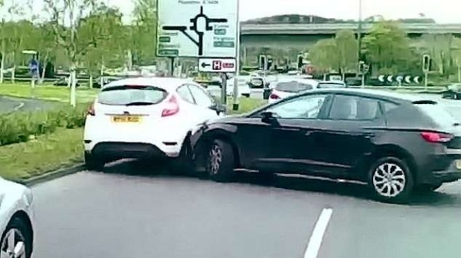 21 годишен дрогиран и криминално проявен шофьор на черен SEAT бе