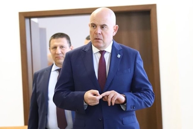 Най-страшен за главния прокурор е неговият заместник Борислав Сарафов