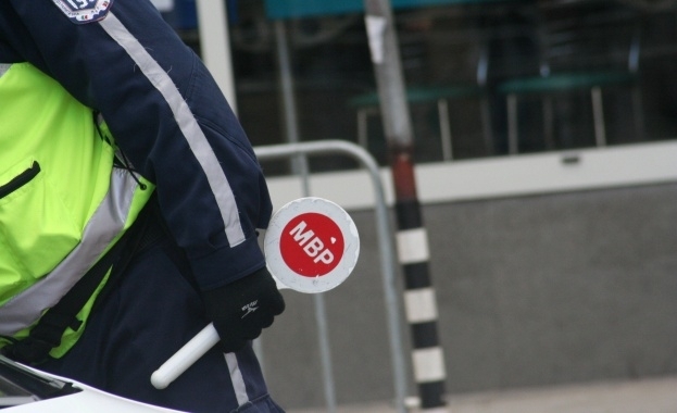 Полицията е спряла шофьор с нередовна кола във Врачанско съобщиха