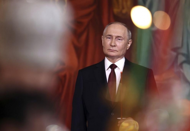Президентът на Русия Владимир Путин започва официално днес петия си президентски мандат, предадоха световните агенции.
Церемонията ще се