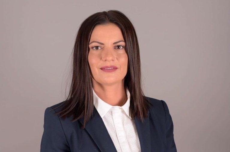 Ето с колко красивата Валя Берчева издуха Виолин Крушовенски от ...