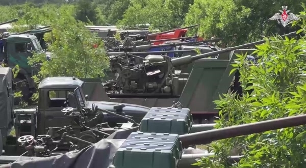 Наемническата групировка  Вагнер  завършва предаването на оръжия на редовните въоръжени сили на Русия съобщи Министерството