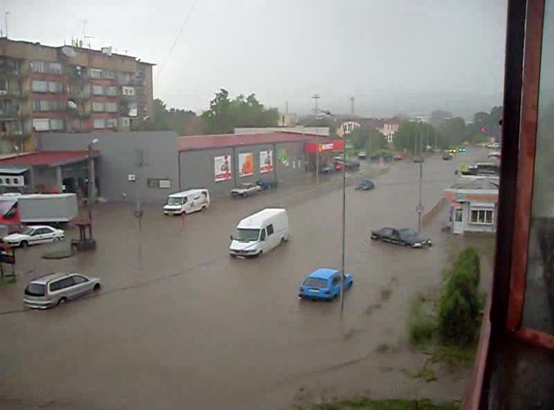 И днес се гответе за потопи! Най-страшно ще е в шест области
