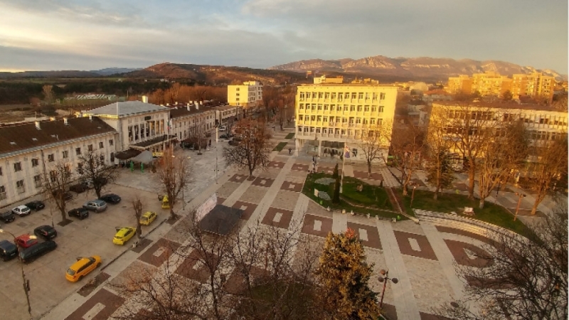 Според данните на Бюро по труда Мездра пикът на