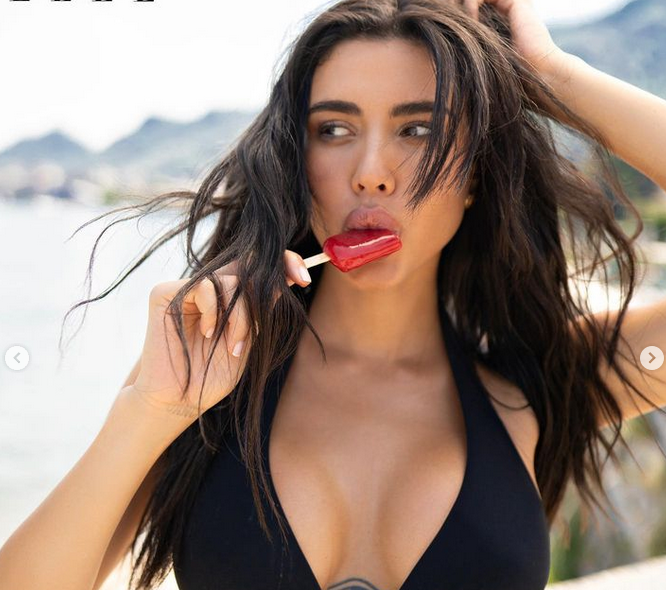 Бившата половинка на футболиста Андреа Петаня Мишел Сандер за