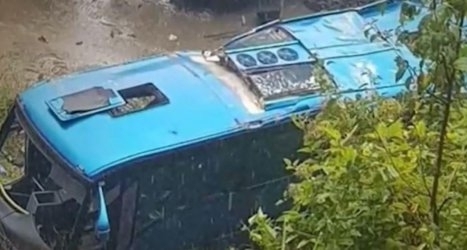 По последна информация шестнадесет души са загинали след тежката автобусна