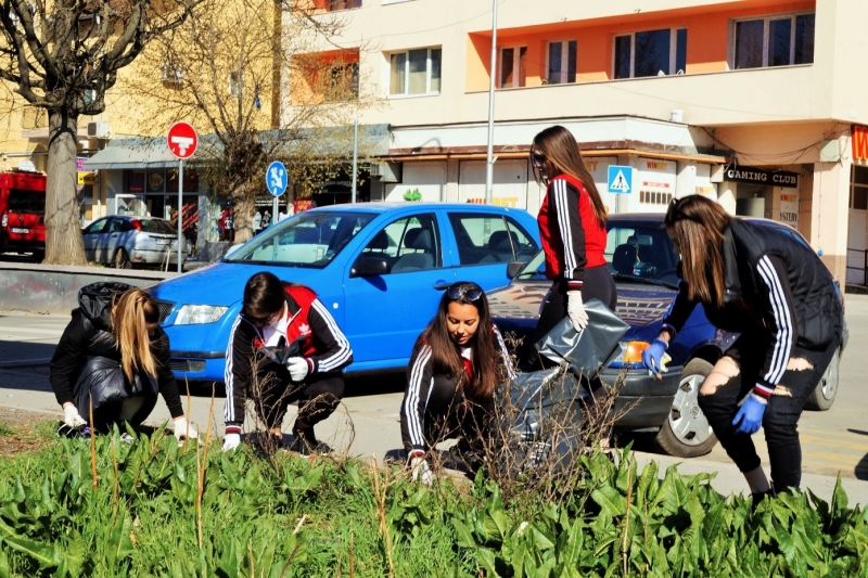 Повече от 50 танцьори и спортисти предимно в ученическа възраст
