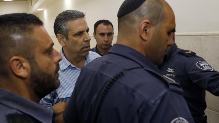Бивш израелски министър обвинен в шпионаж за големия враг на