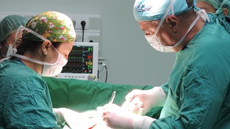 Хирурзи от Военномедицинската академия извадиха 18 килограмов тумор от корема на жена