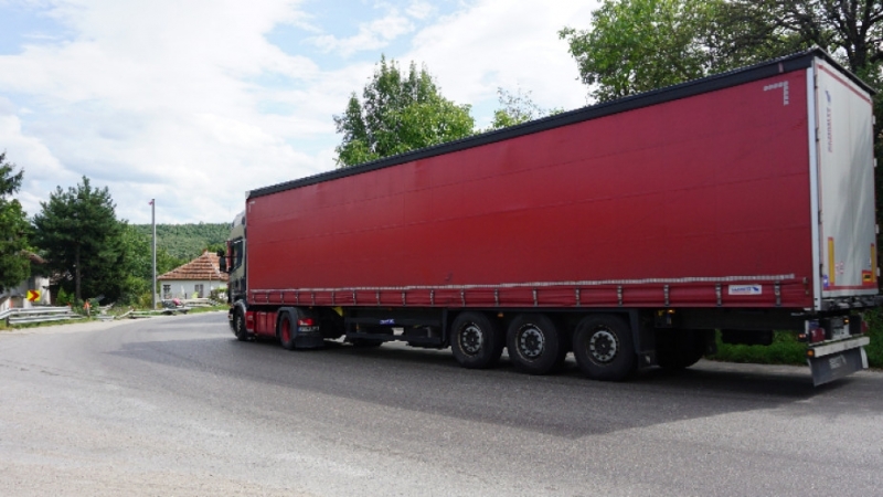 Движението по път I 1 Видин Монтана при село Скомля