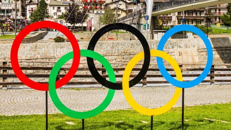 Състезателят по фойлбординг Джей Джей Райс който трябваше да представя